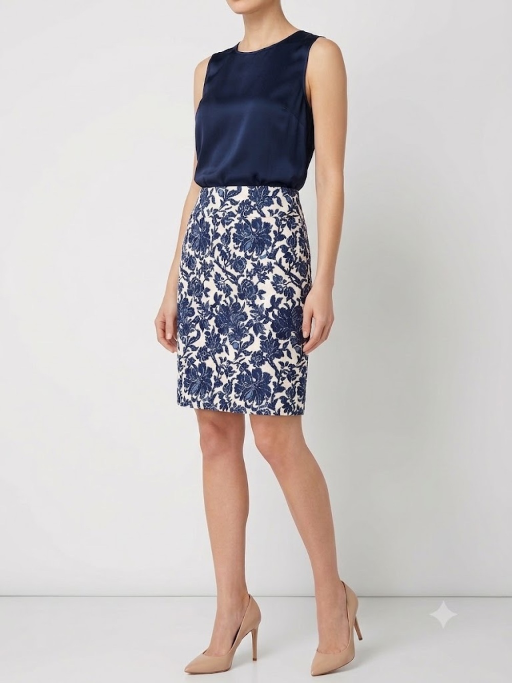 Ann Taylor Navy and Cream Floral Jacquard Pencil Skirt